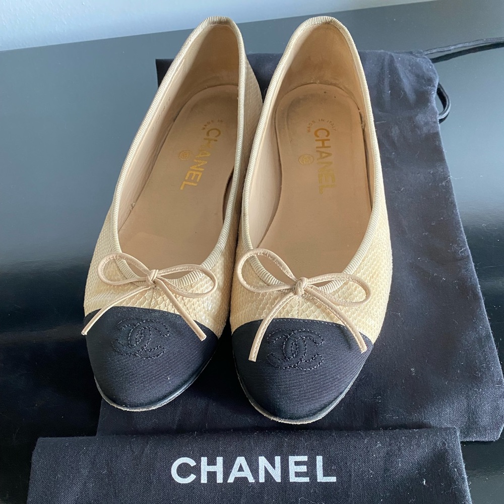 Authentic Chanel lizard beige & black ballet flat.  37.5